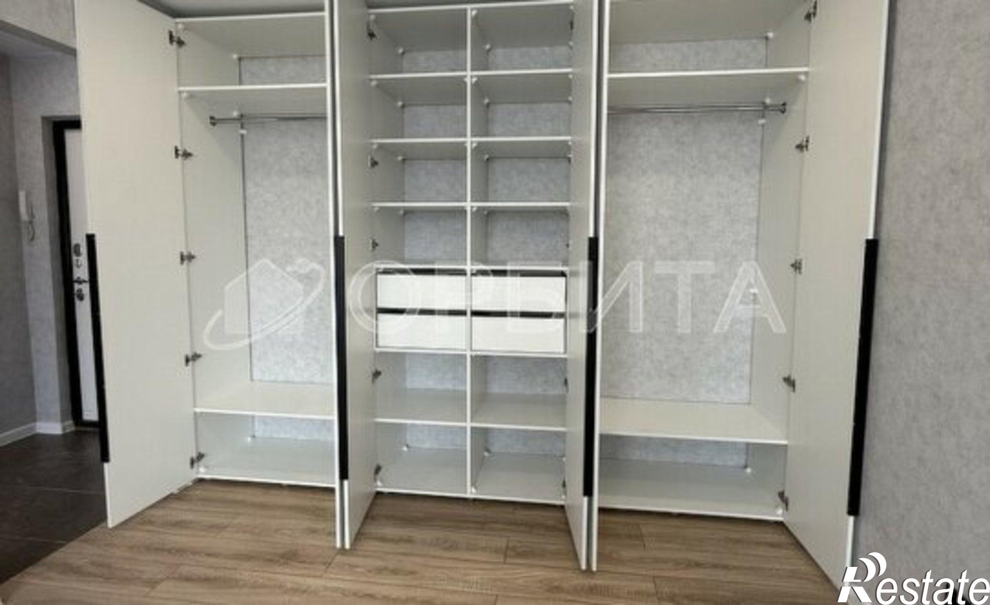 Купить квартиру за 5 950 000 рублей на Ялуторовская улица, 12