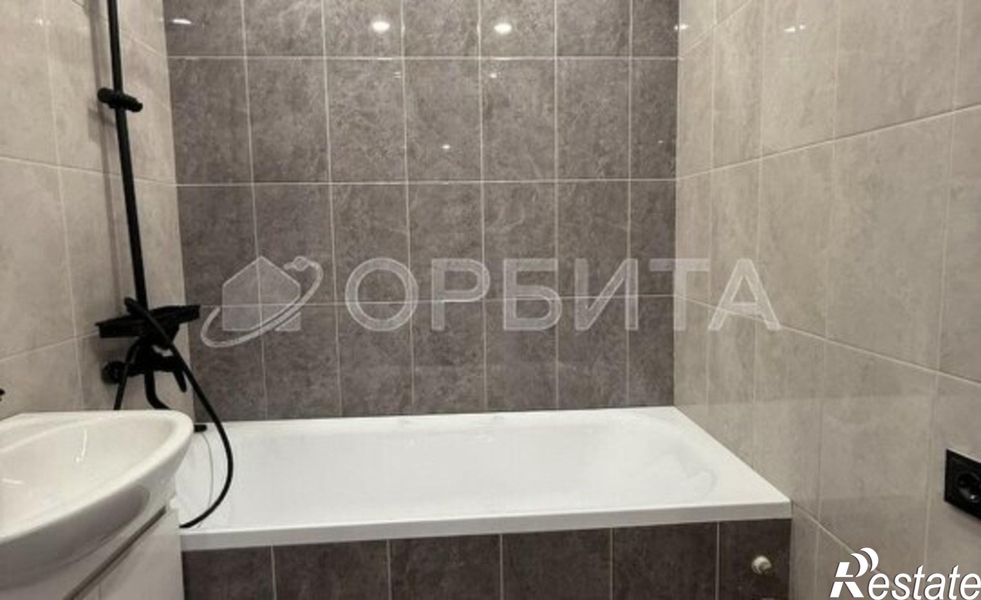 Купить квартиру за 5 950 000 рублей на Ялуторовская улица, 12