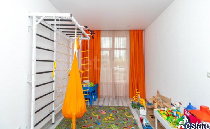 3-комн квартира улица Павла Никольского, 4,  д. 4