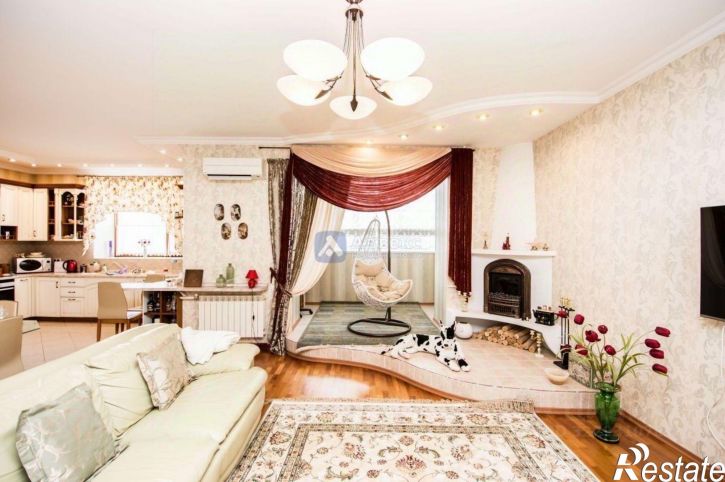 3-комн квартира Холодильная улица, 142,  д. 142