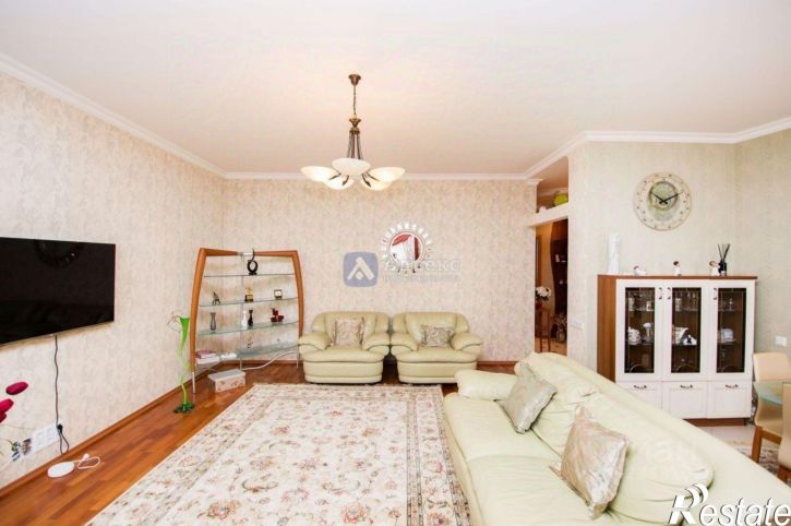 3-комн квартира Холодильная улица, 142,  д. 142