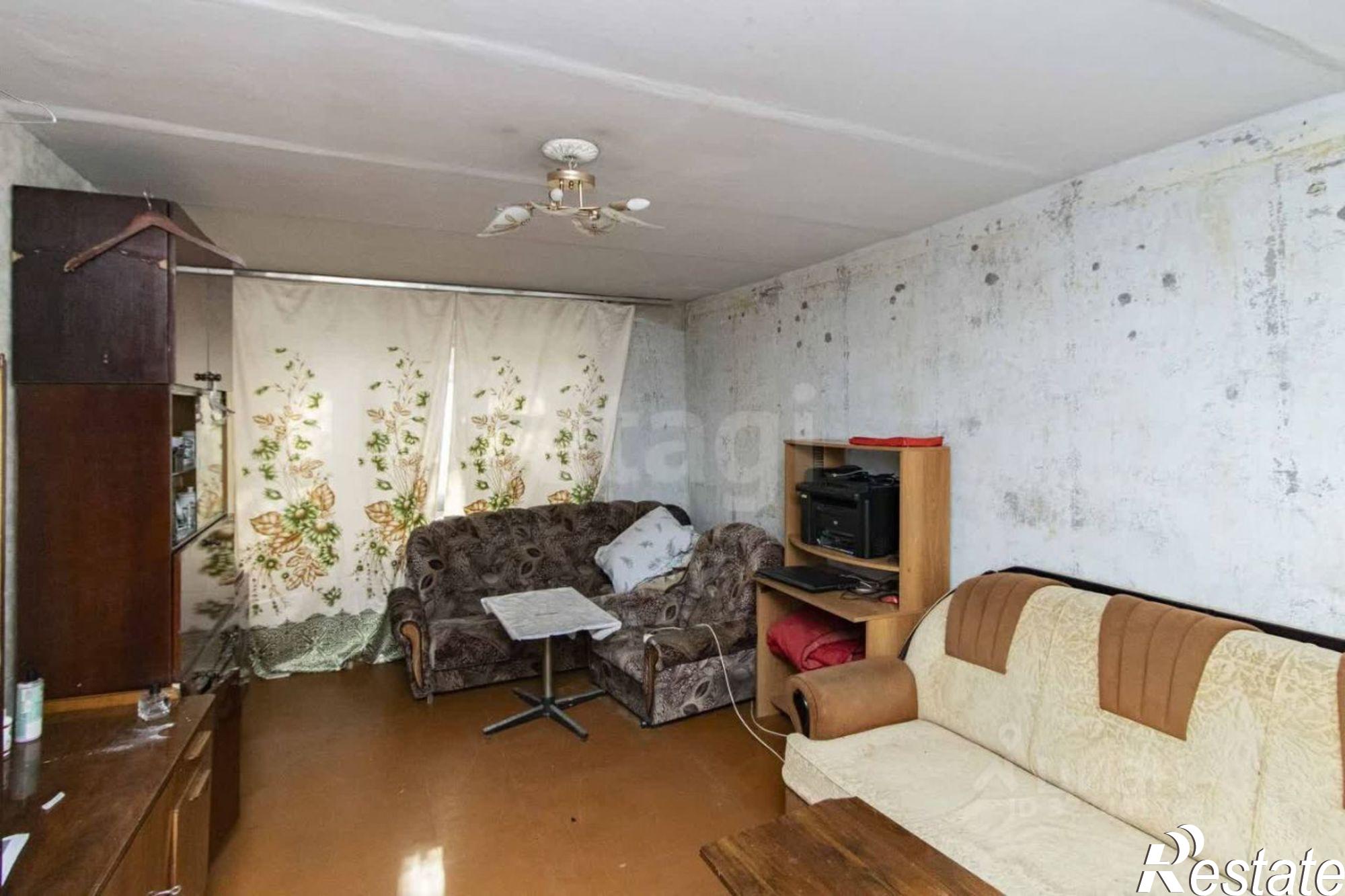 Купить квартиру за 2 480 000 рублей на улица Коммунаров, 26