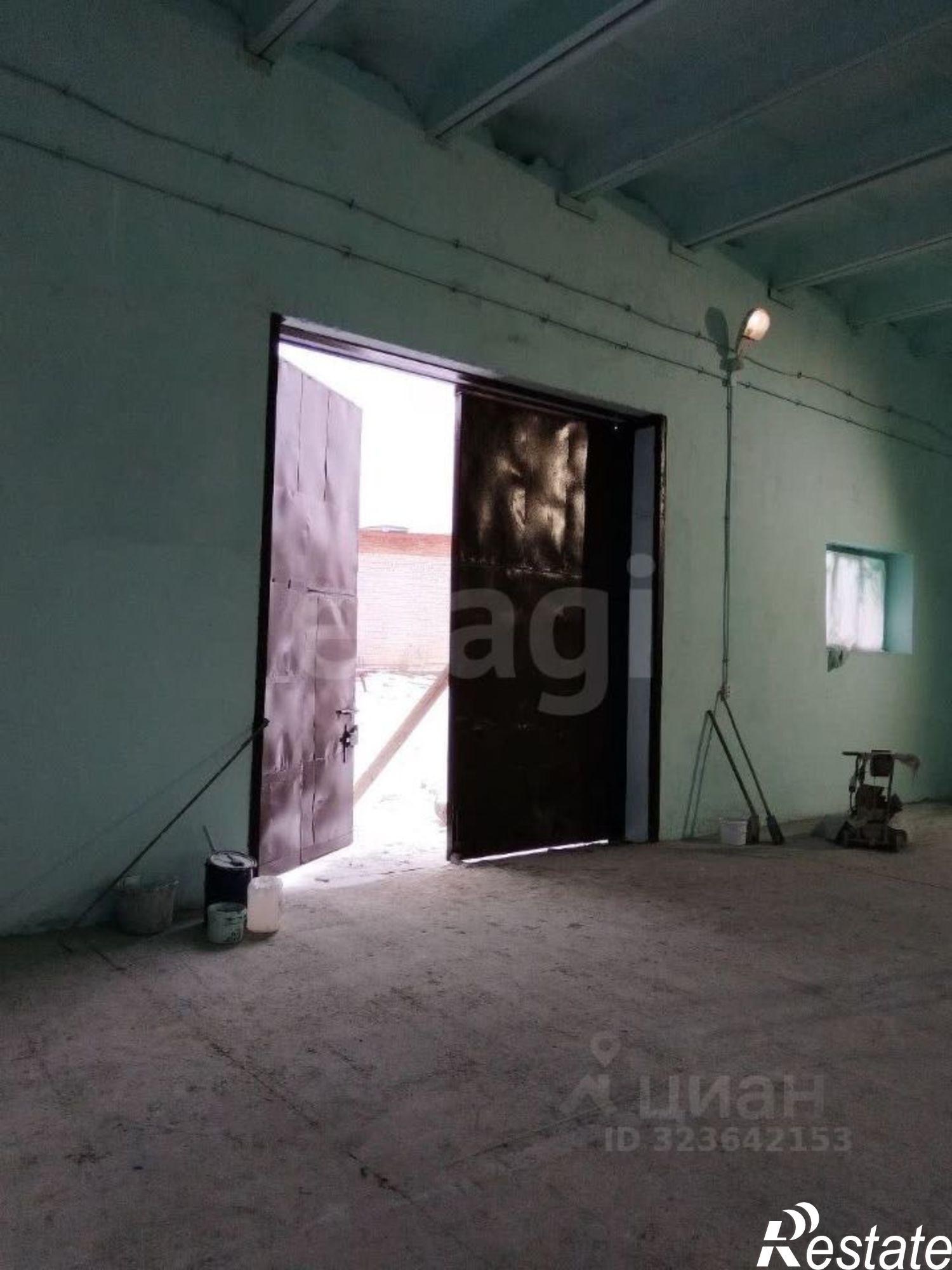 Сдать складское помещение за 300 000 рублей на ул Пражская, 17