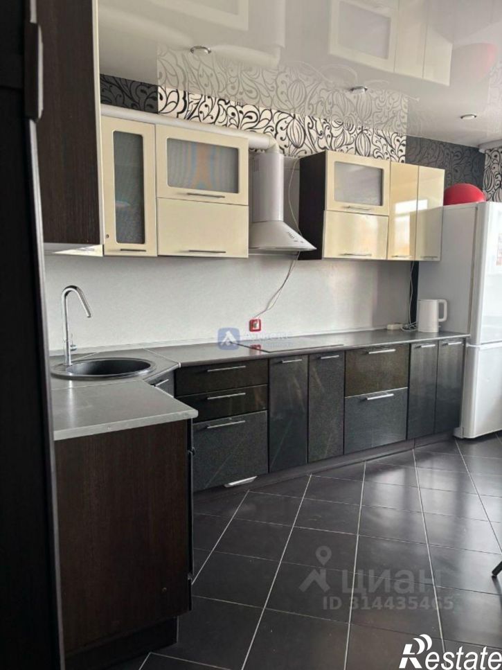 2-комн квартира улица Николая Семёнова, 21 к1,  д. 21 к1