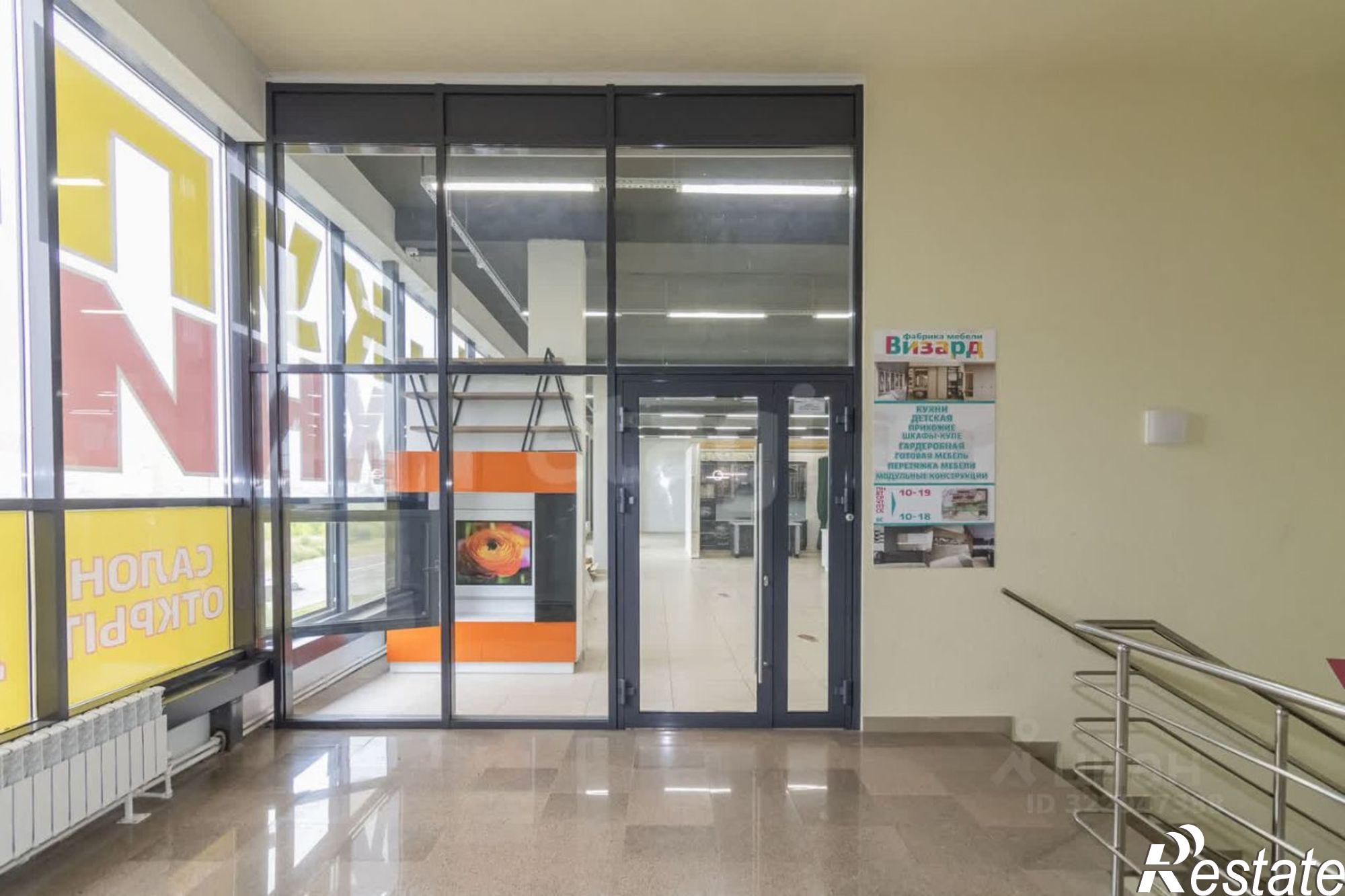 Сдать торговое помещение за 225 000 рублей на Уездная улица