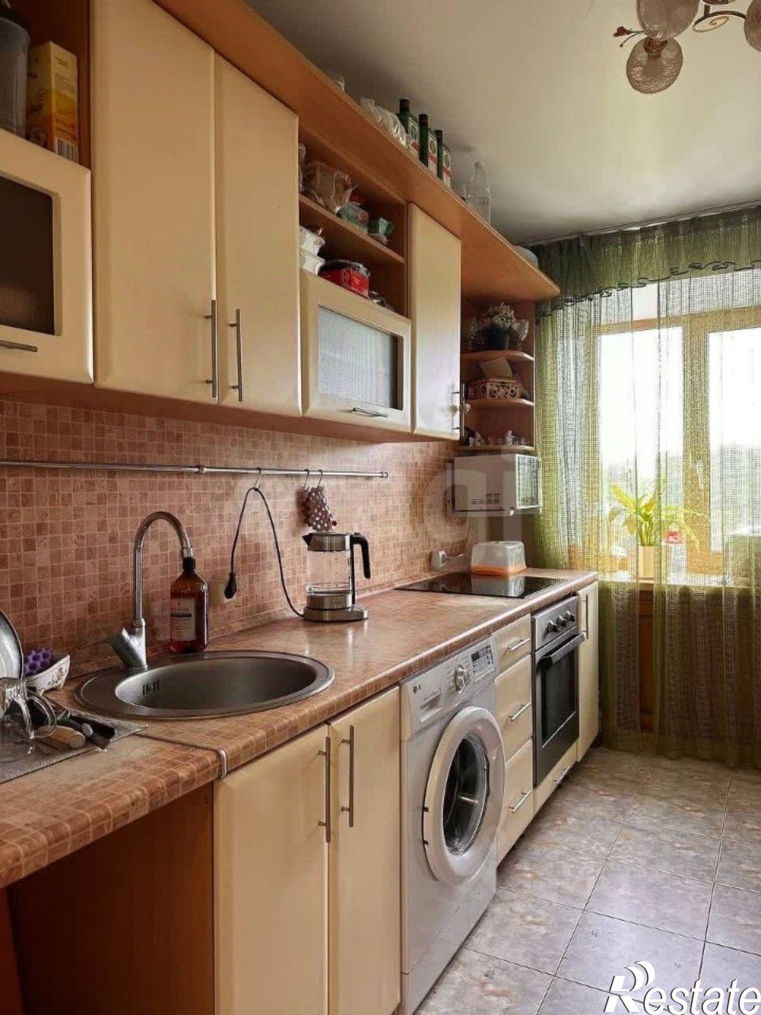 Купить квартиру за 4 600 000 рублей на Локомотивная улица, 116