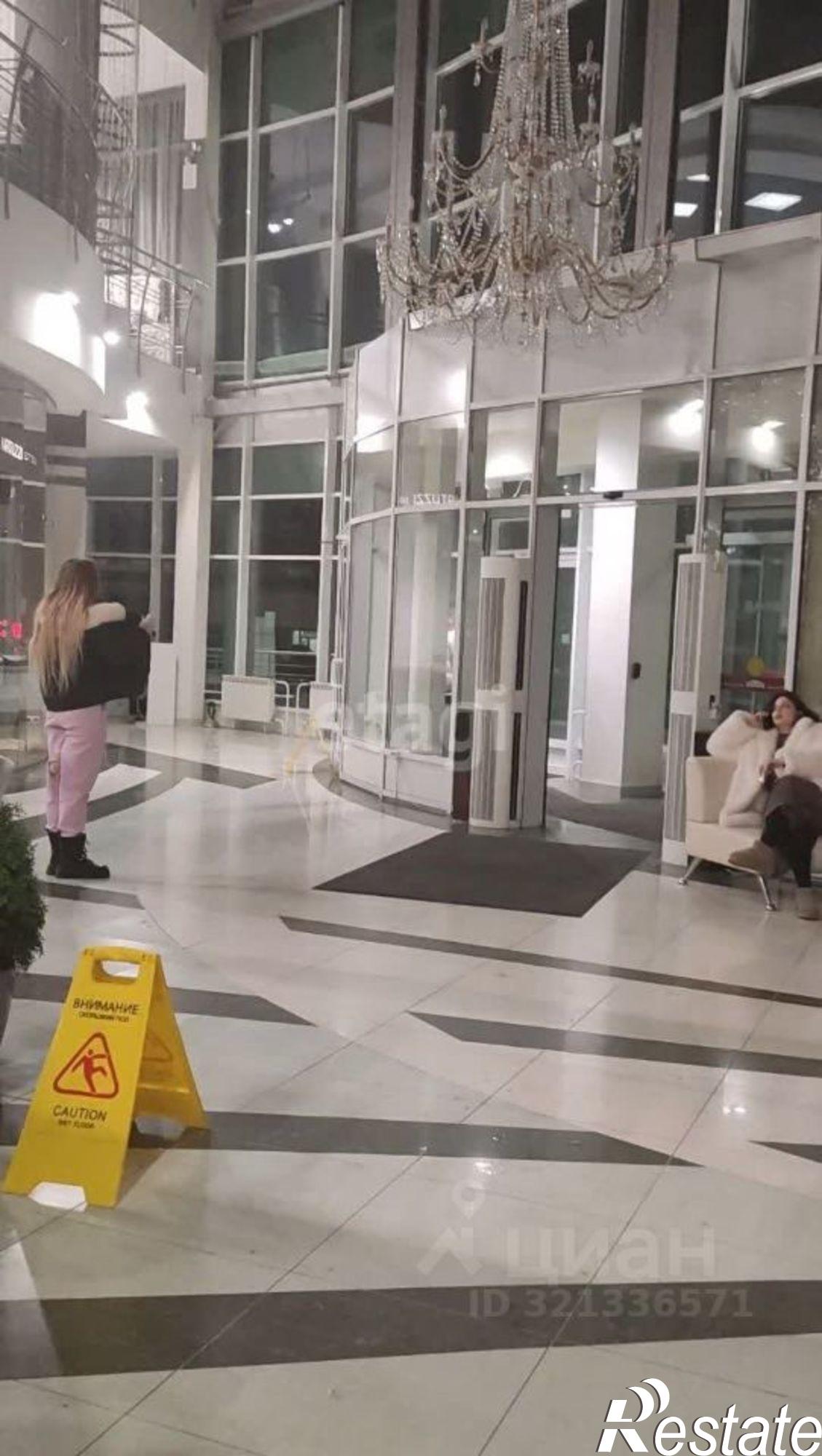 Купить торговое помещение за 18 215 300 рублей на Кишинёвская улица