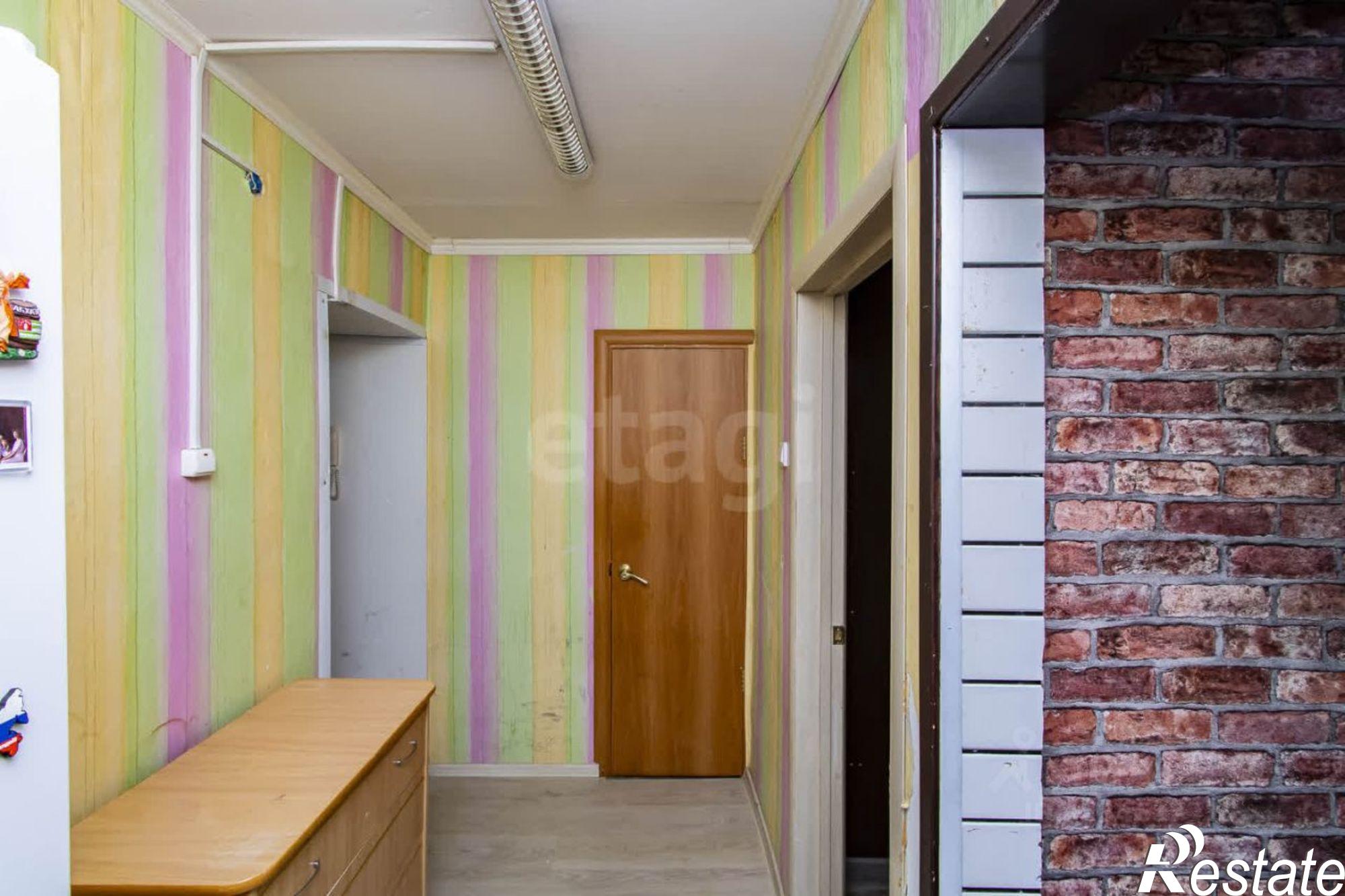 Купить квартиру за 2 700 000 рублей на улица Республики, 233