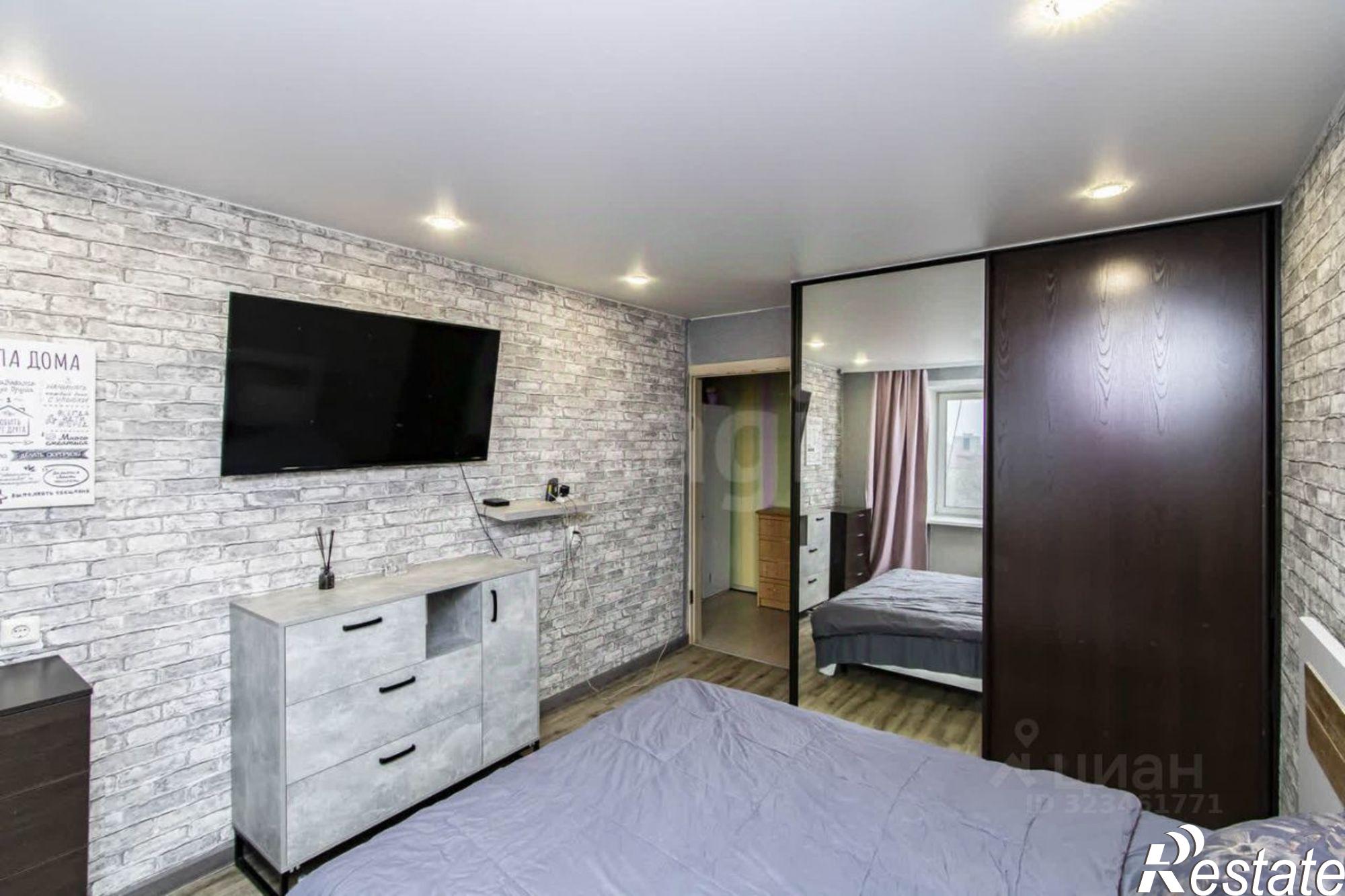 Купить квартиру за 2 700 000 рублей на улица Республики, 233