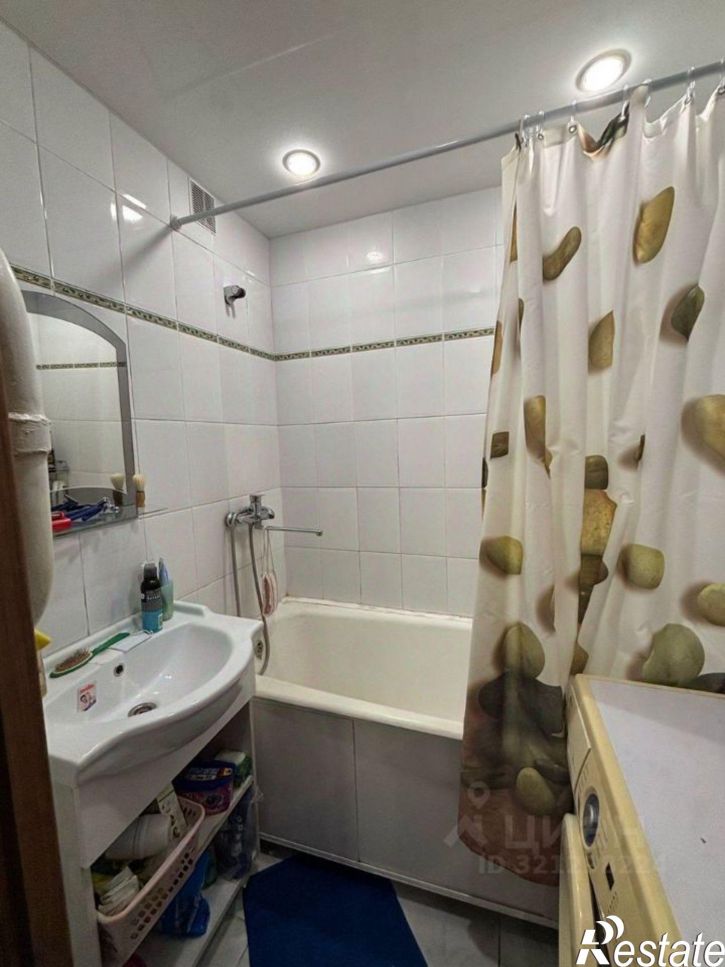 3-комн квартира улица Домостроителей, 10,  д. 10