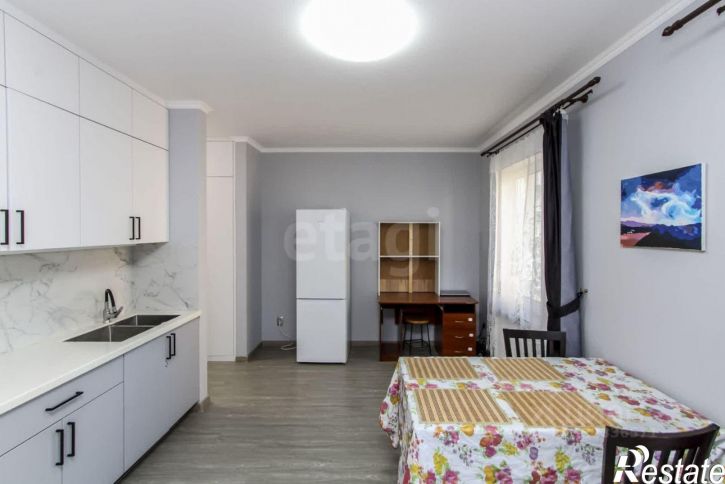 3-комн квартира улица Героев Сталинградской битвы, 5,  д. 5