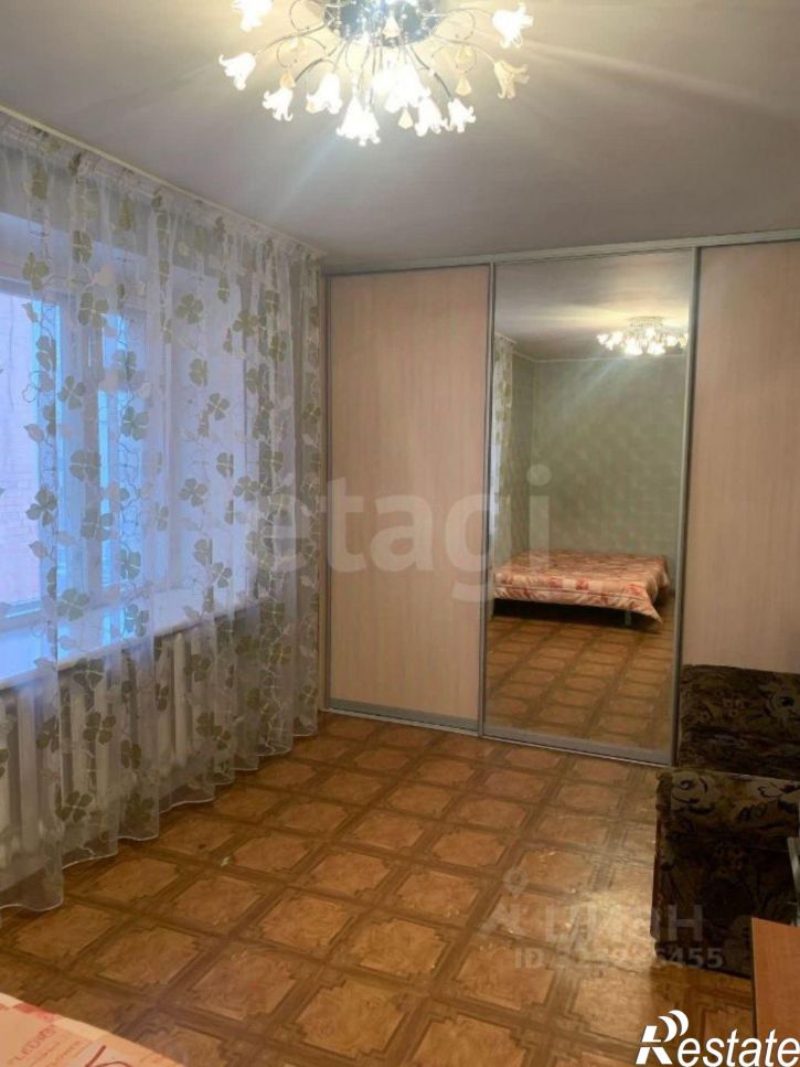 3-комн квартира улица 50 лет Октября, 33,  д. 33