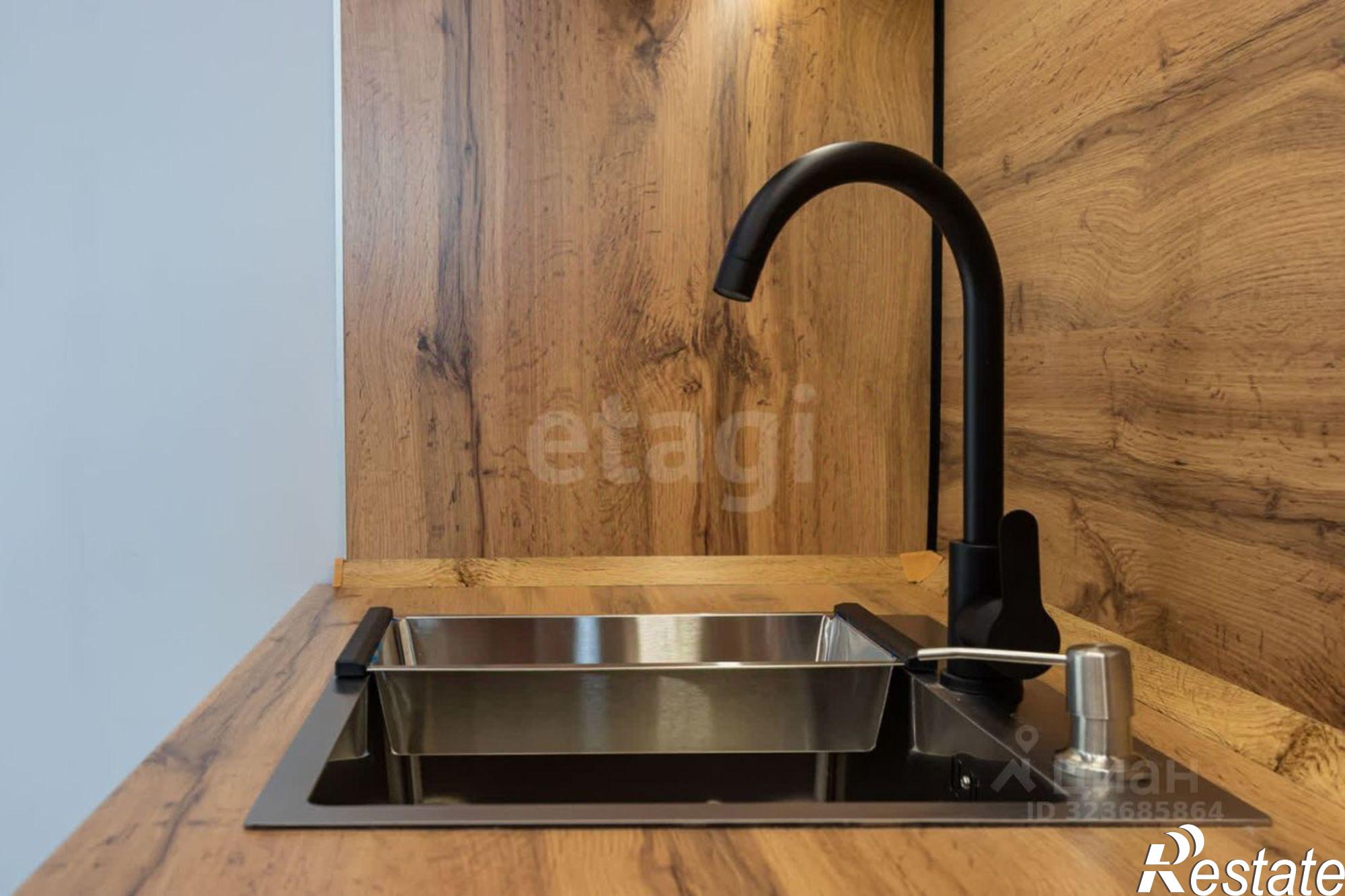 Купить квартиру за 6 950 000 рублей на улица Фармана Салманова, 16