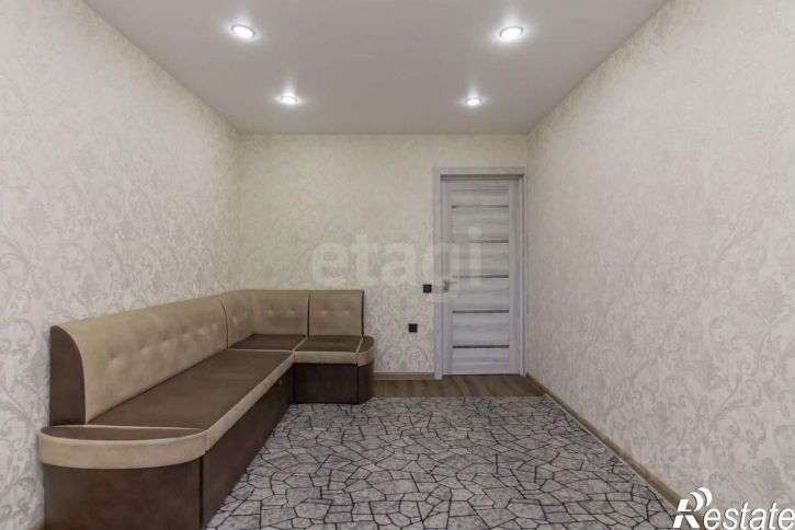 2-комн квартира улица Мамина-Сибиряка, 20,  д. 20