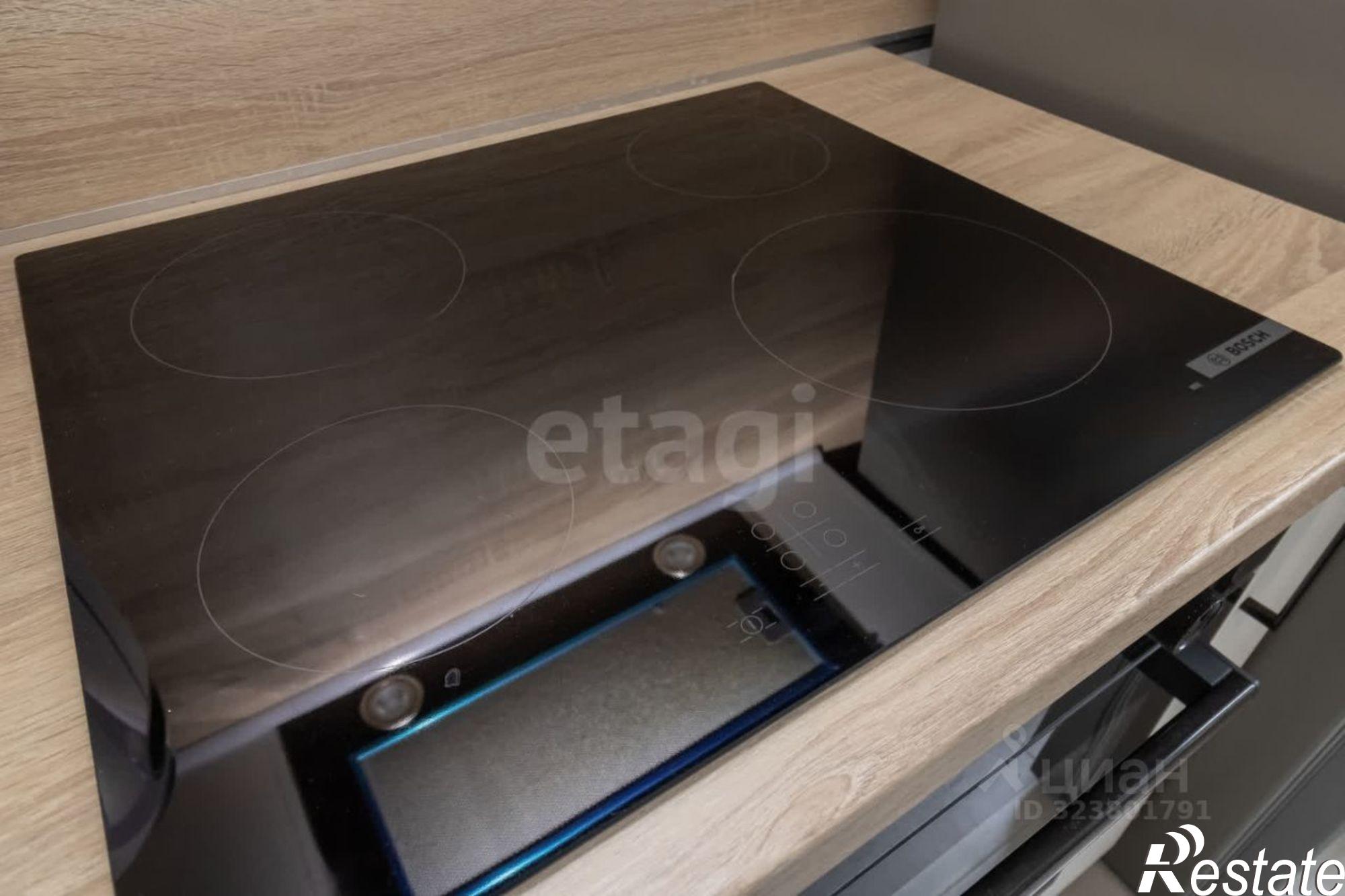 Купить квартиру за 9 300 000 рублей на Холодильная улица, 54