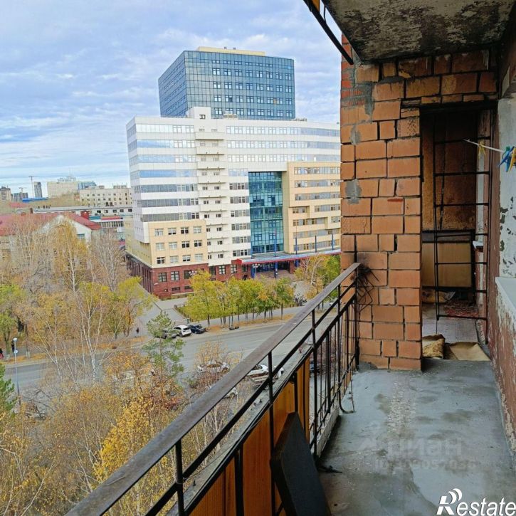 3-комн квартира улица Мельникайте, 81,  д. 81