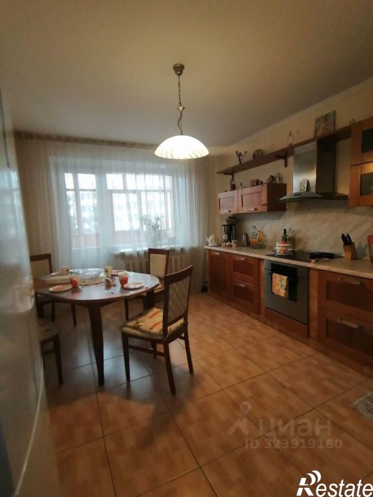 3-комн квартира ул Валерии Гнаровской, 6,  д. 6