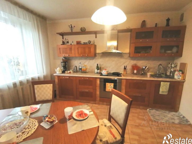 3-комн квартира ул Валерии Гнаровской, 6,  д. 6