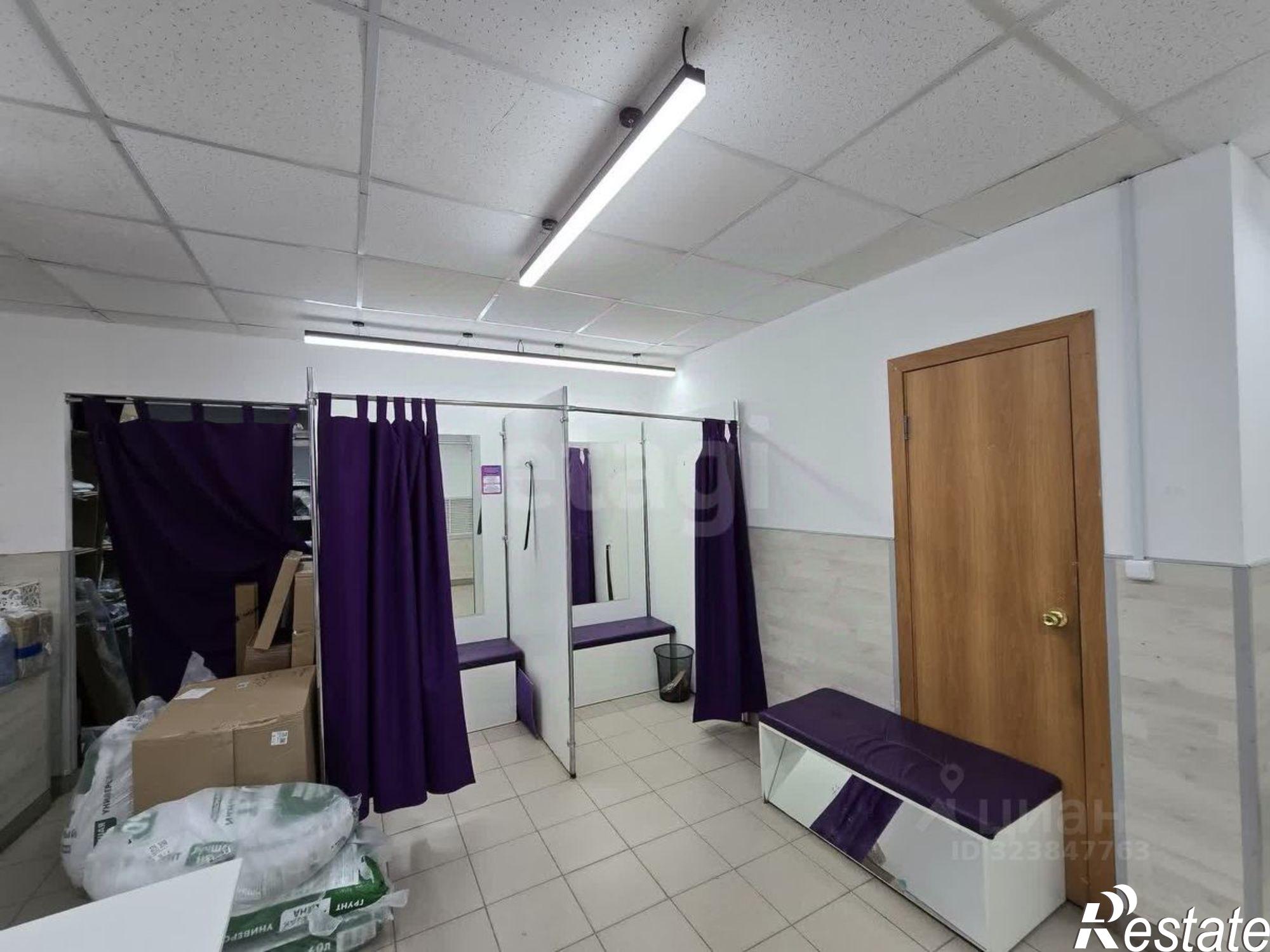 Купить торговое помещение за 13 700 100 рублей на Заречный проезд, 6 2