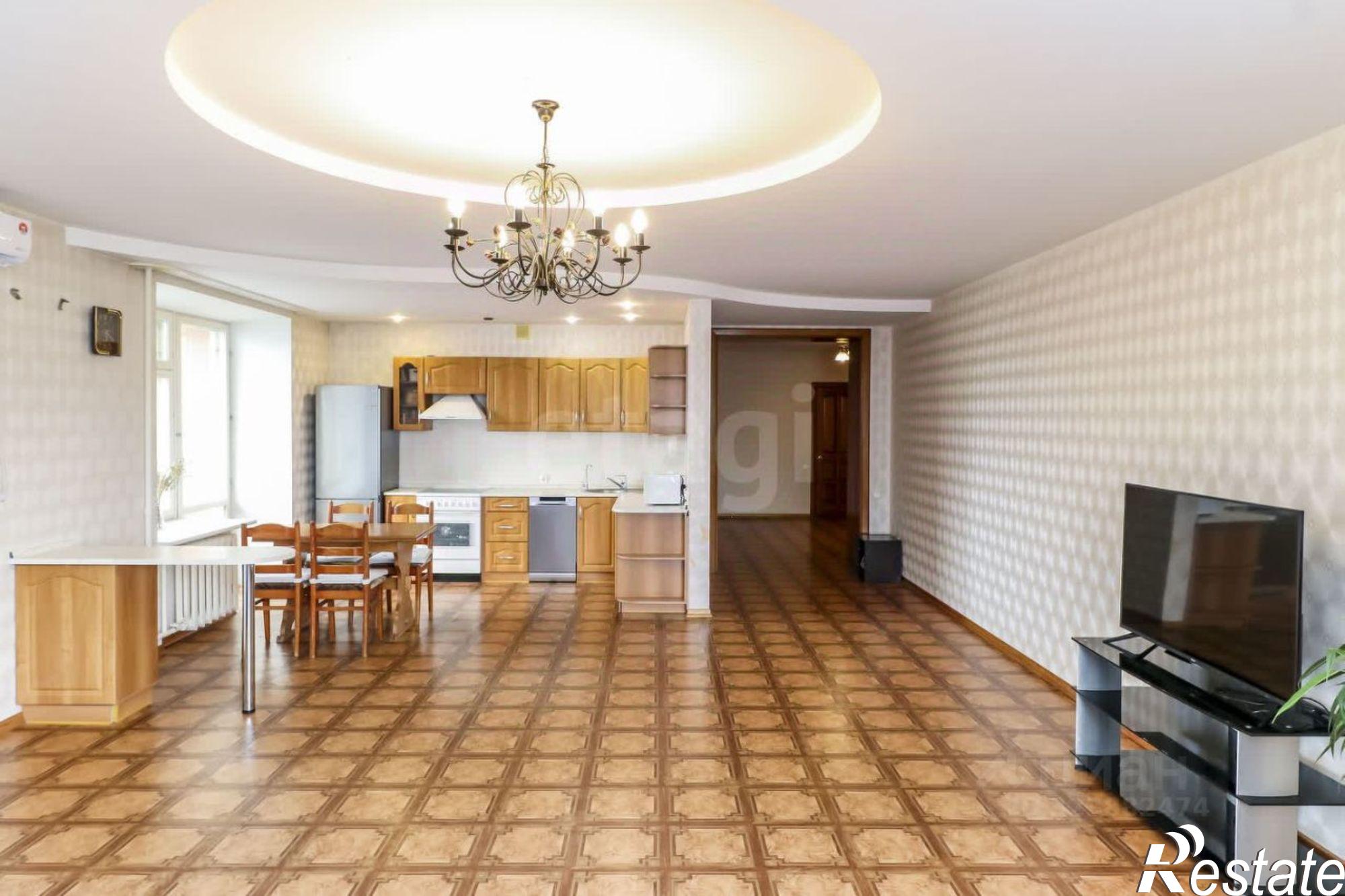 Купить квартиру за 9 300 000 рублей на ул Коммунаров, 35