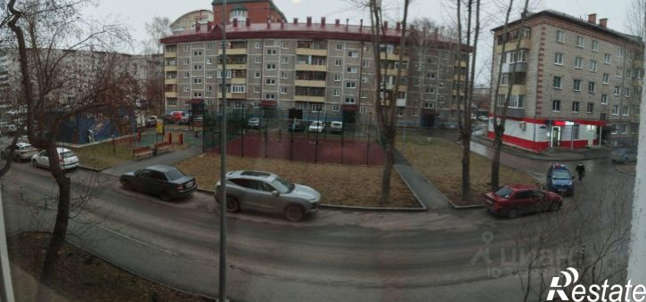 3-комн квартира улица 50 лет Октября, 54,  д. 54