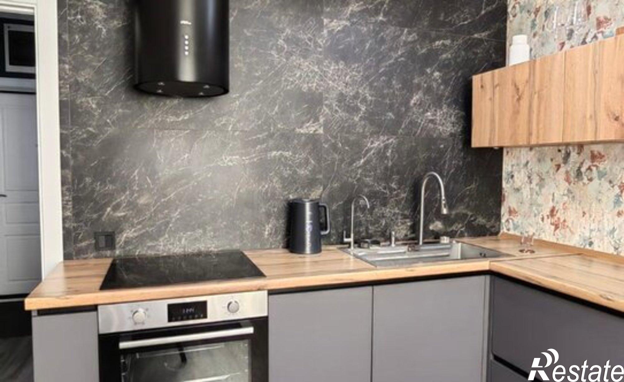 Купить квартиру за 10 000 000 рублей на ул Республики, 204 7