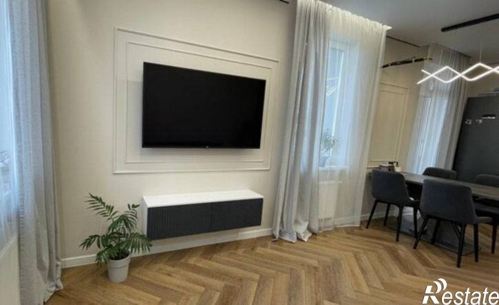 3-комн квартира улица Фармана Салманова, 16,  д. 16