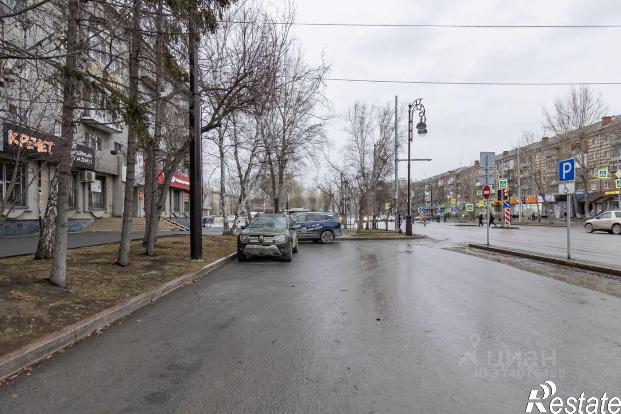 Купить торговое помещение за 7 935 940 рублей на ул Республики, 175