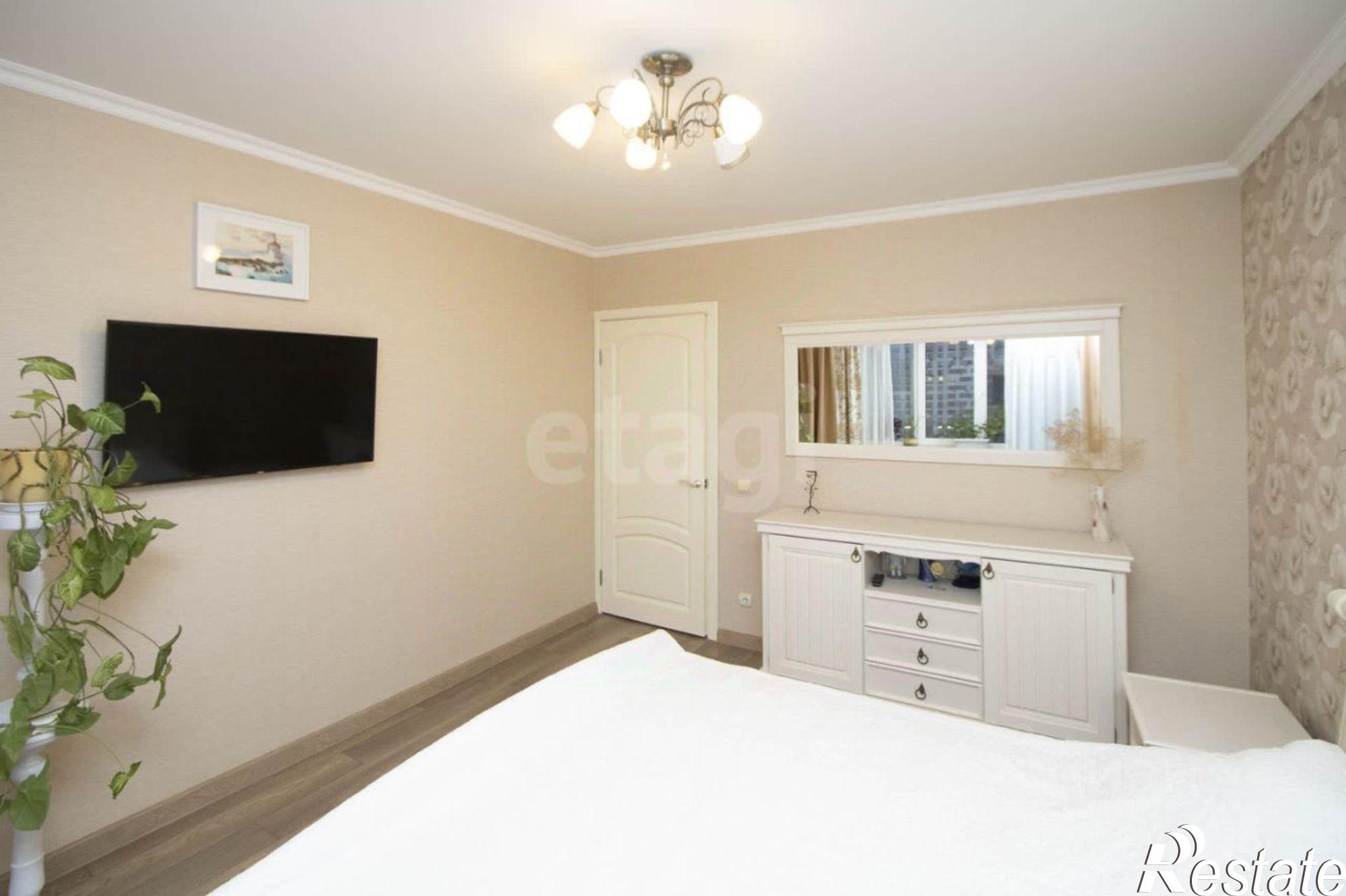 Купить квартиру за 9 999 000 рублей на ул Одесская, 36