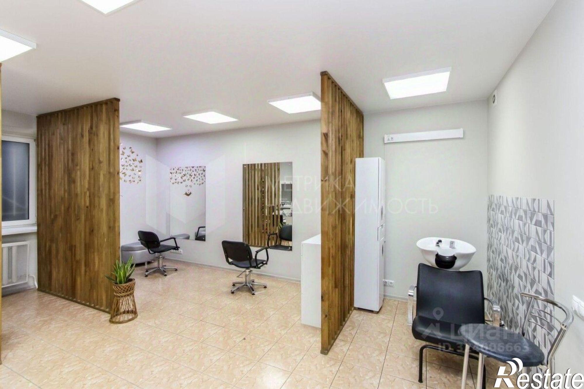 Купить помещение свободного назначения за 10 347 800 рублей на Солнечный проезд, 7