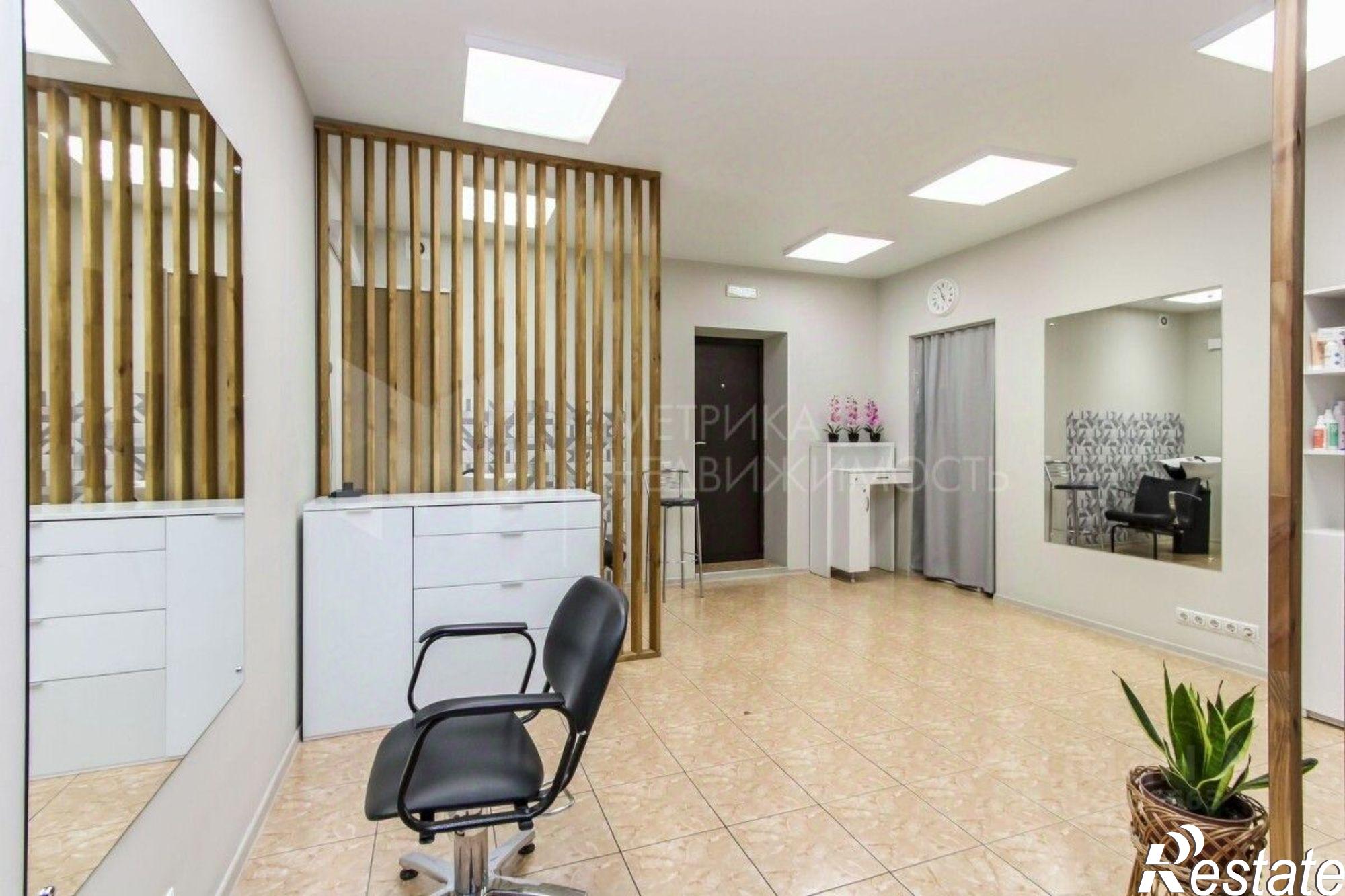 Купить помещение свободного назначения за 10 347 800 рублей на Солнечный проезд, 7