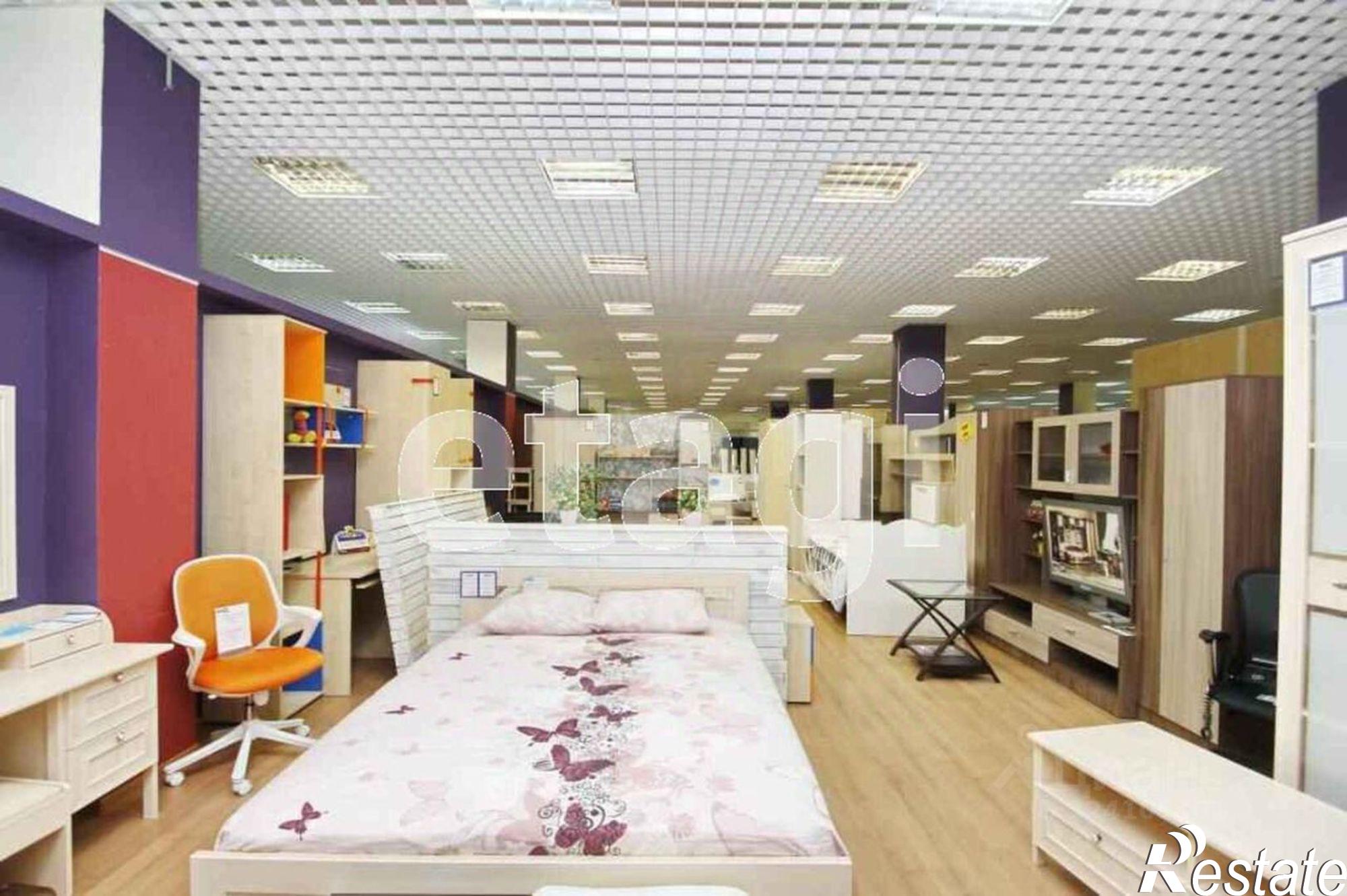 Купить торговое помещение за 13 000 100 рублей на Кишинёвская улица