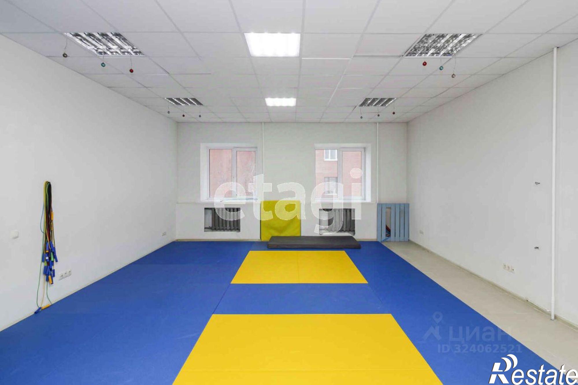 Купить помещение свободного назначения за 23 140 100 рублей на Холодильная улица, 138