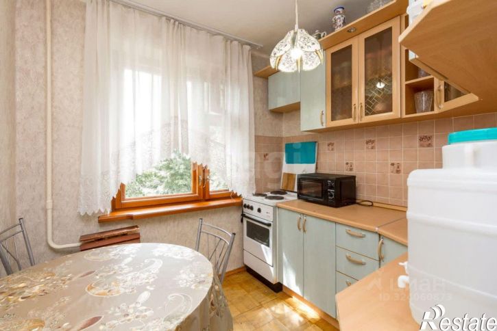 3-комн квартира ул Таврическая, 10,  д. 10