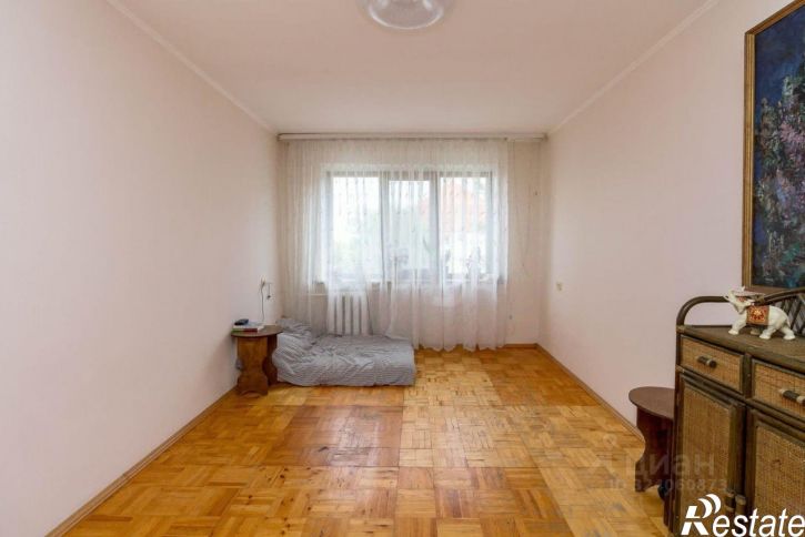 3-комн квартира ул Таврическая, 10,  д. 10