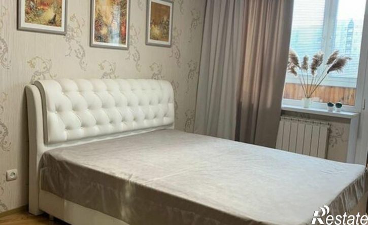 5-комн квартира улица Валерии Гнаровской, 5,  д. 5