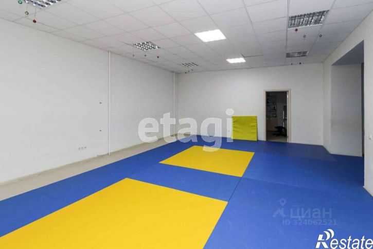 Помещение свободного назначения Холодильная улица, 138,  д. 138