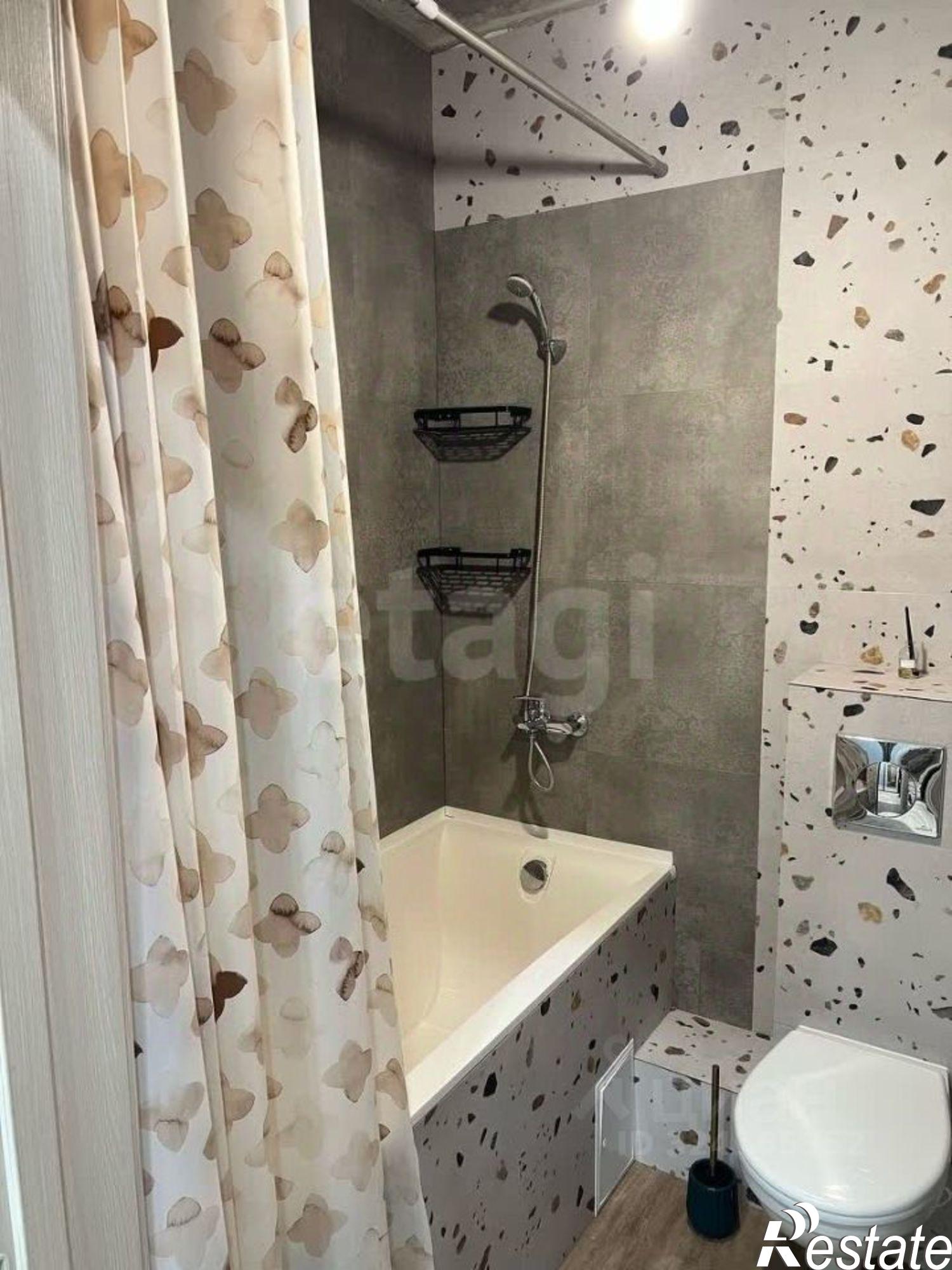 Сдать квартиру за 30 000 рублей на Интернациональная улица, 199 к1