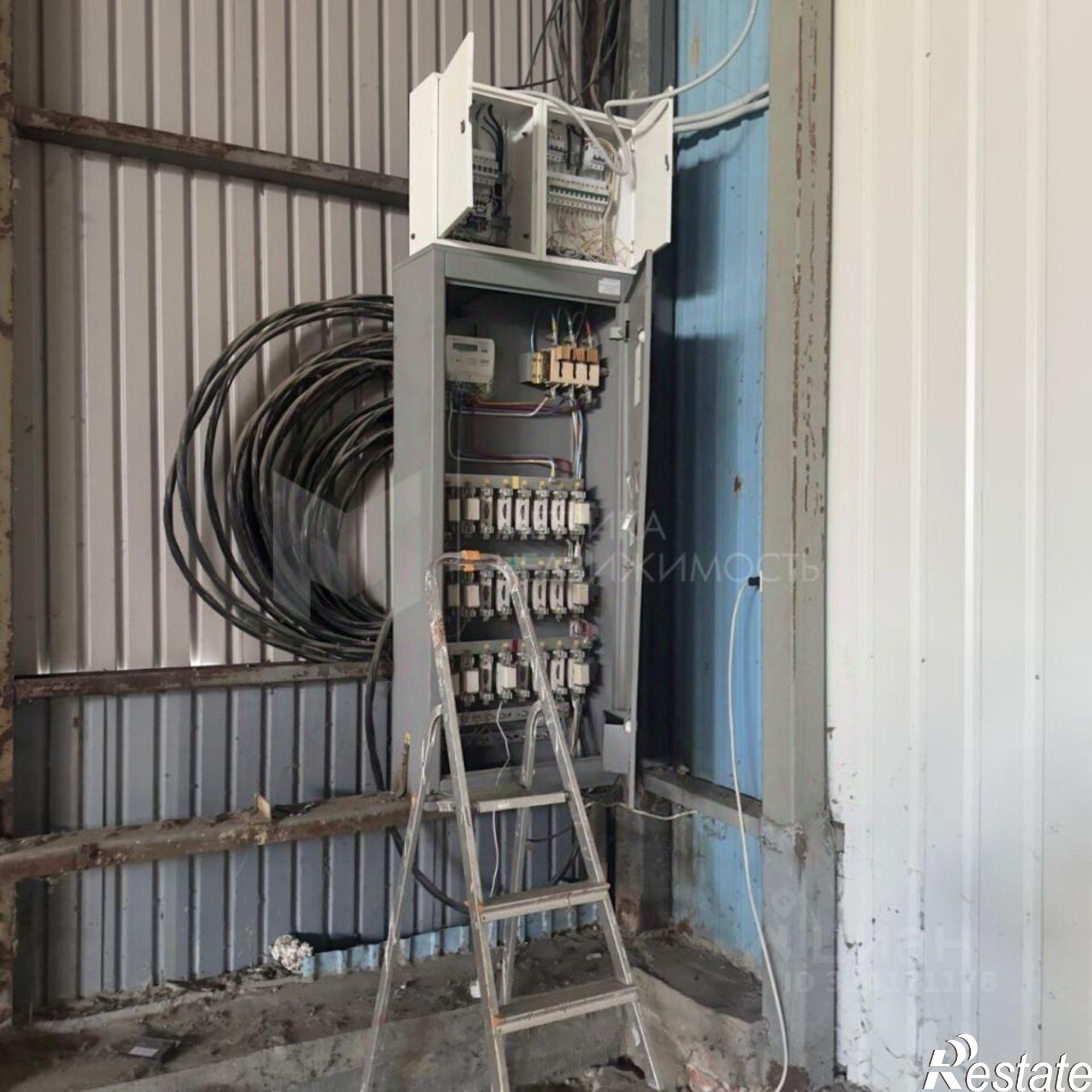 Купить складское помещение за 28 000 300 рублей на Новопортовская улица, 15 с1