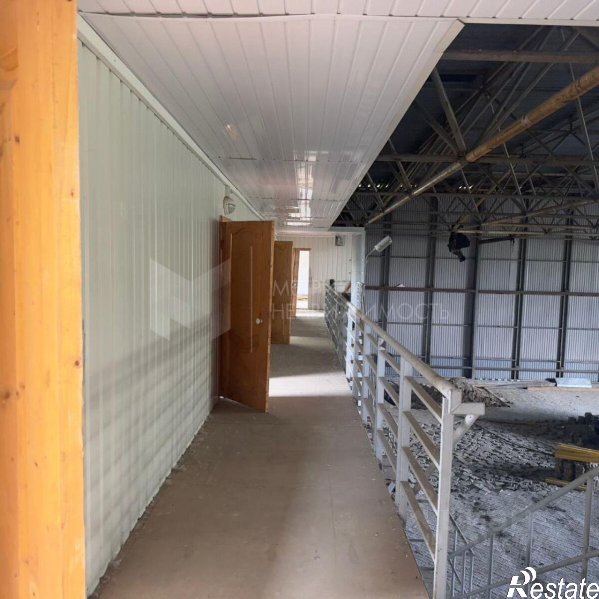 Купить складское помещение за 28 000 300 рублей на Новопортовская улица, 15 с1