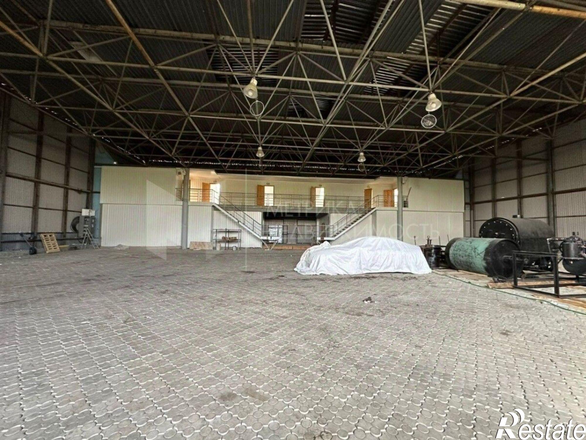 Купить складское помещение за 28 000 300 рублей на Новопортовская улица, 15 с1