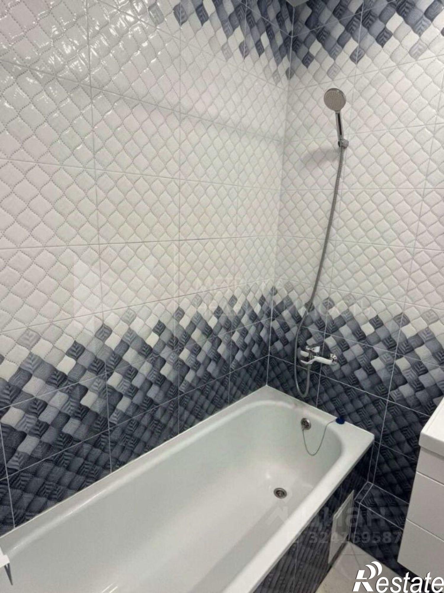 Купить квартиру за 7 100 000 рублей на ул Пархоменко, 131