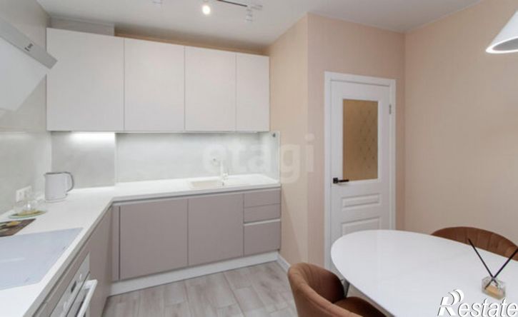 3-комн квартира ул Бакинских Комиссаров, 1,  д. 1