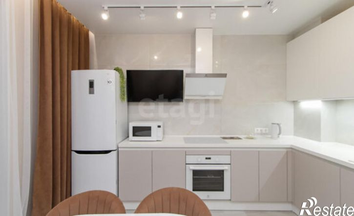 3-комн квартира ул Бакинских Комиссаров, 1,  д. 1