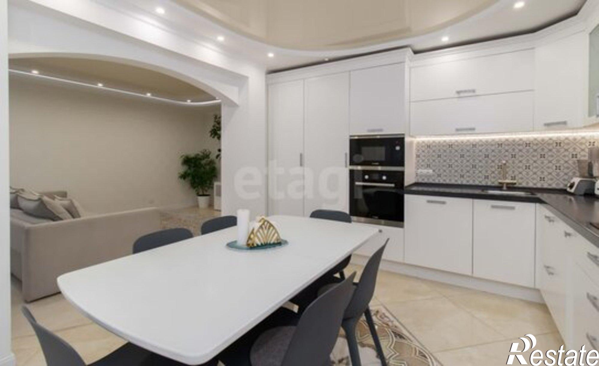 Купить квартиру за 10 000 000 рублей на Широтная улица, 181/2