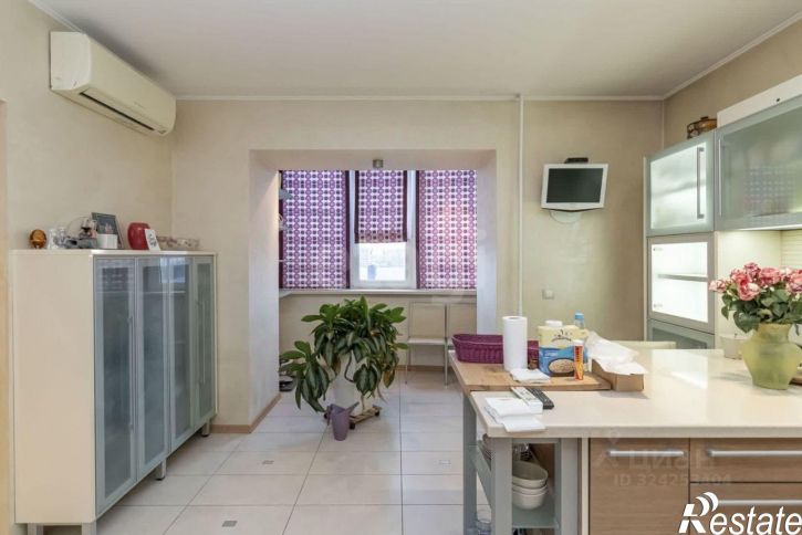 6-комн квартира улица Орджоникидзе, 11,  д. 11