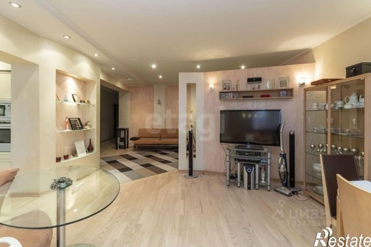 6-комн квартира улица Орджоникидзе, 11,  д. 11