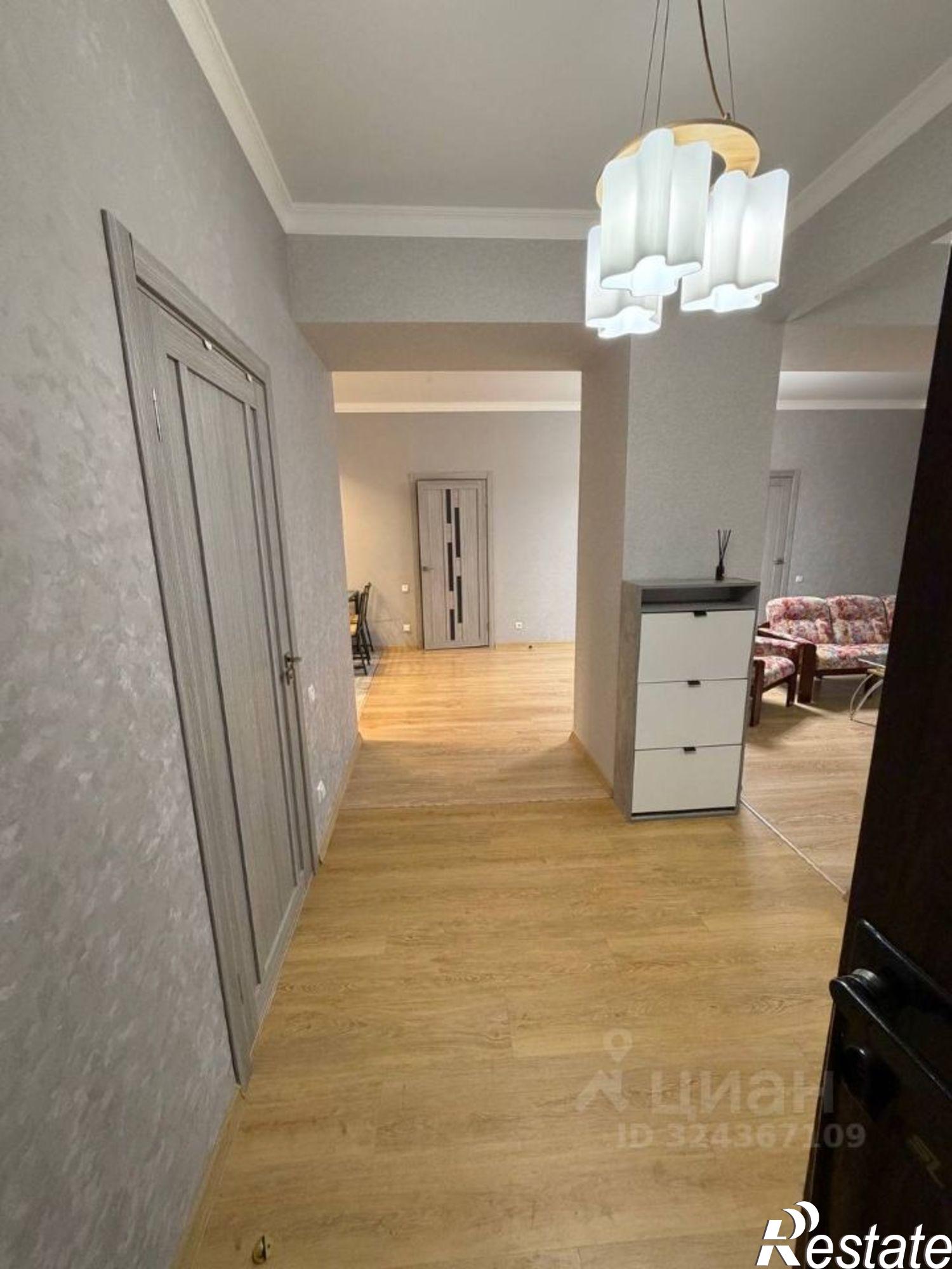 Сдать квартиру за 100 000 рублей на ул Республики, 48