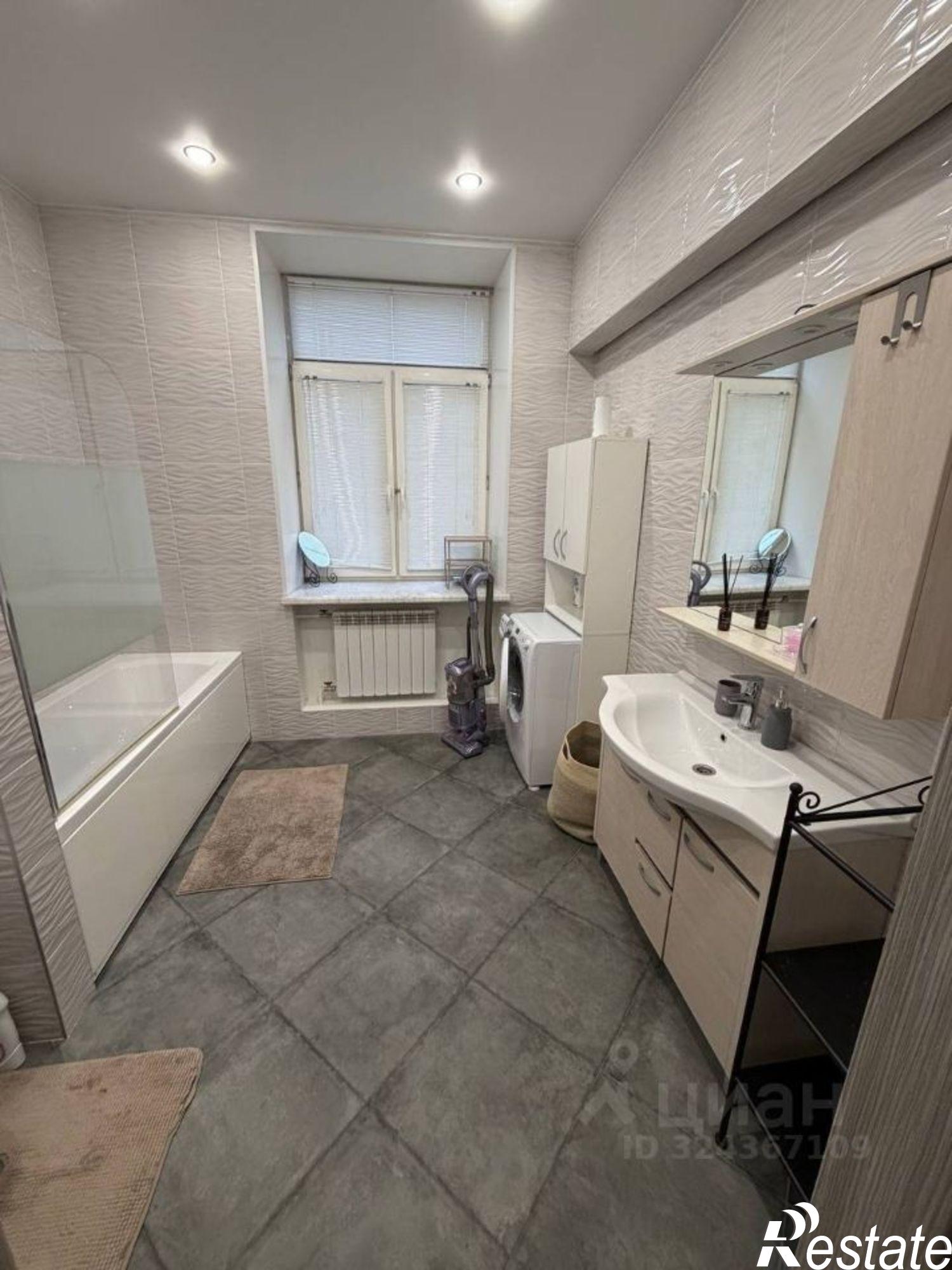 Сдать квартиру за 100 000 рублей на ул Республики, 48