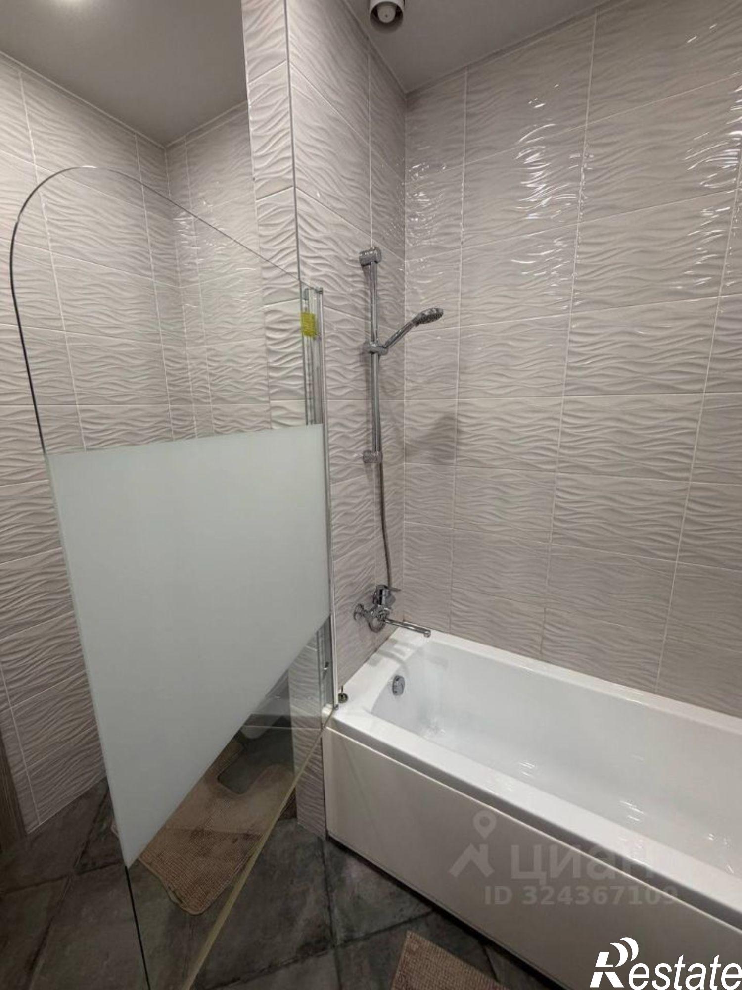 Сдать квартиру за 100 000 рублей на ул Республики, 48